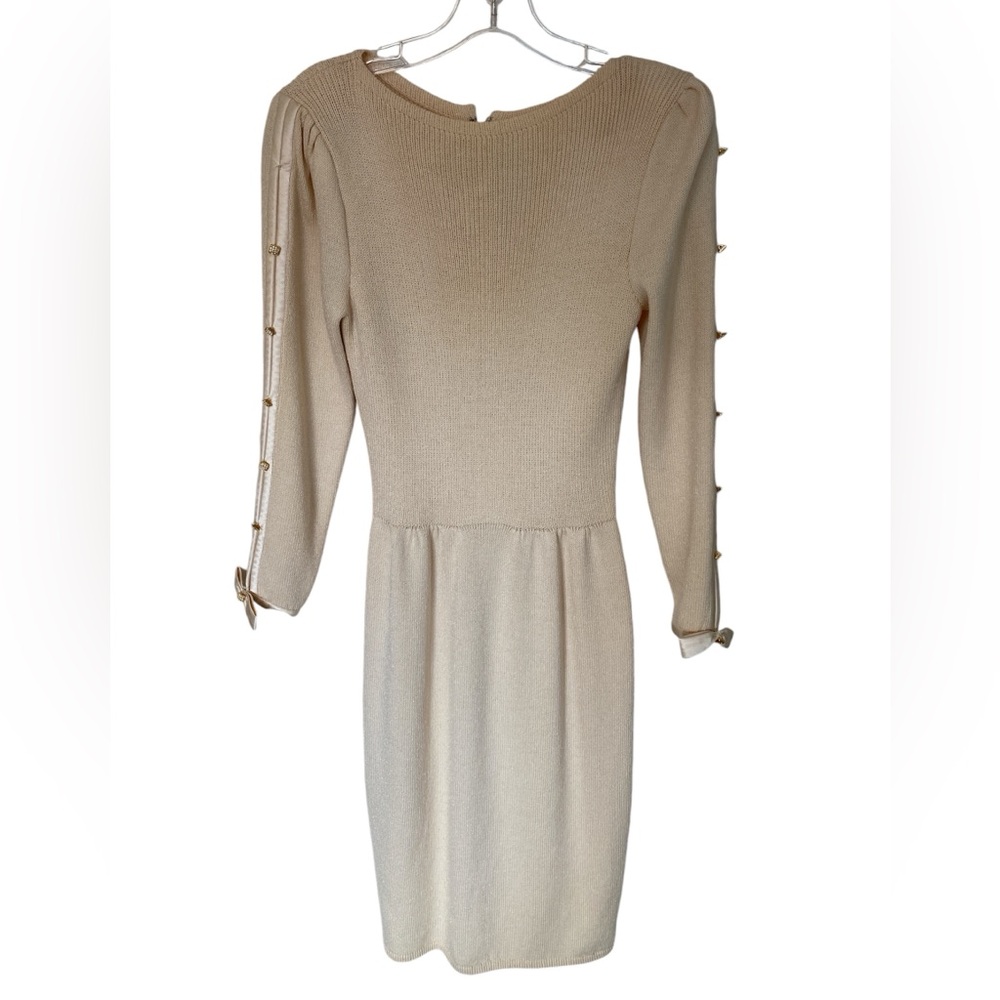VINTAGE ST. JOHN cream knit scoop neck dress with beautiful sleeves!